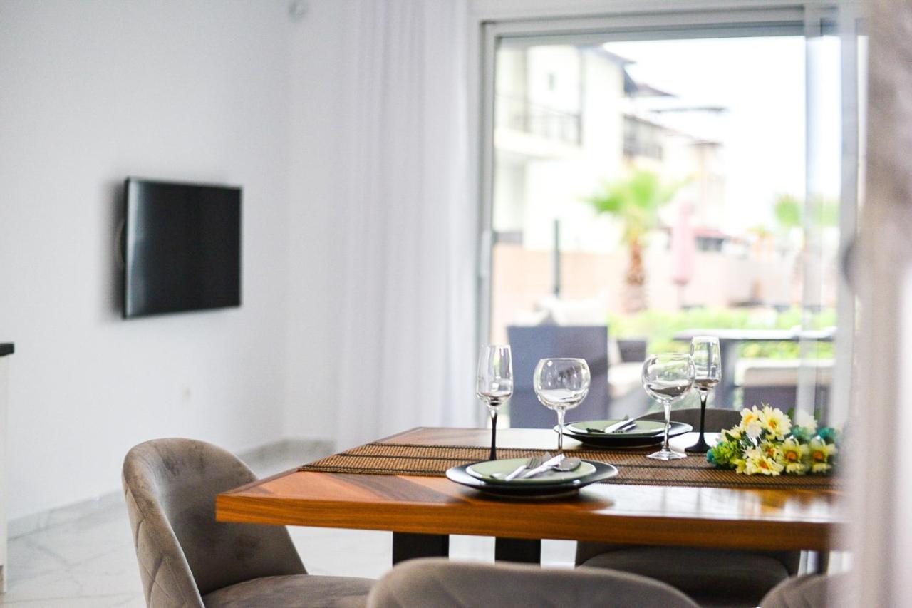Acrotel Porto Brava Luxury Villas Ormos Panagias Exteriör bild